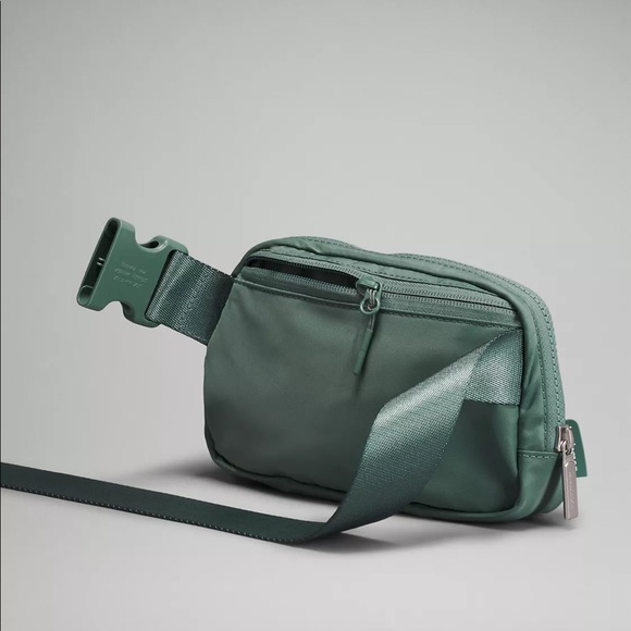 Everywhere Belt Bag - Tidewater Teal - Picture 5 of 7